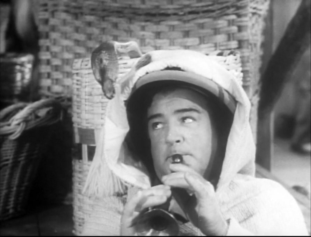 Abbott and Costello Meet the Mummy - Bud unwillingly does the Indian rope trick