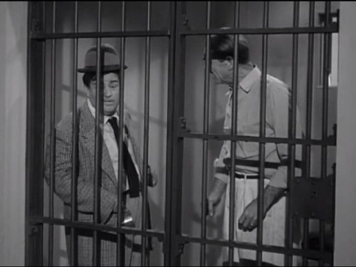 Uncle Bozzo's Visit - The Abbott and Costello Show, season 2 - Lou Costello in jail with Uncle Bozzo