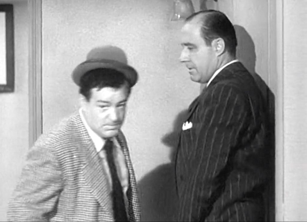 Lou Costello beaten up by Maxine's husband George in "Amnesia"